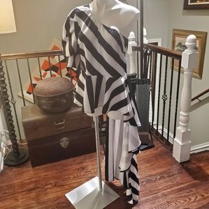 LOOK!!! - Hi-Lo Akira Shirt